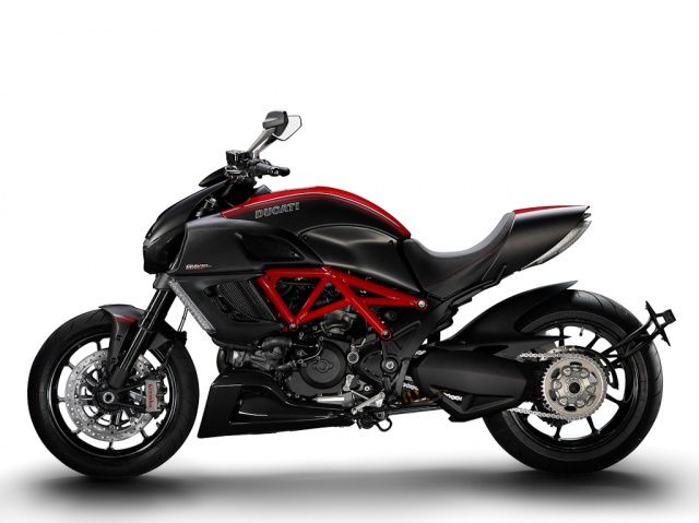 2011 Ducati Diavel Carbon. 2011 Ducati Diavel Carbon.