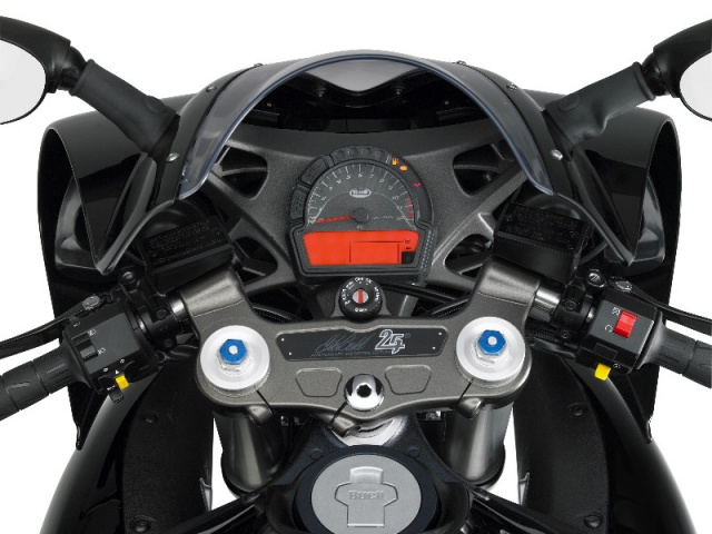 2008 Buell 1125r - All New! (08_1125R_C2_lights.jpg) 2008 Buell 1125r - All New! (08_1125R_C2_lights.jpg)