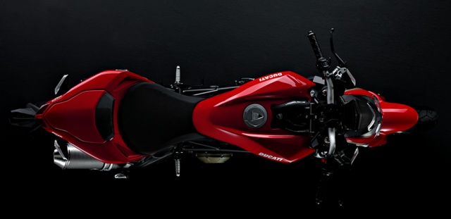 2010 Ducati Streetfighter - Top