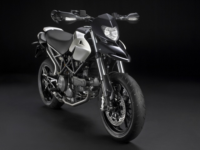 2010 Ducati Hypermotard  796 - 3/4 Front Right
