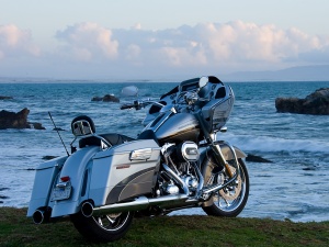 2009 Harley-Davidson CVO Road Glide - Pacific Sunset
