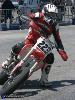 Supermoto USA - Don't Look at the Photographer! Supermoto USA - Don't Look at the Photographer!