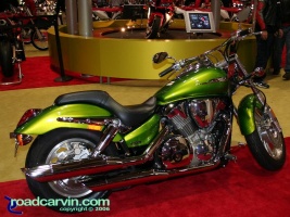 Honda VTX1300C: This Honda VTX1300C looked great in Pearl Bright Green.