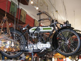 1919 Triumph motorcycle: This 1919 Triumph is in excellent condition and the oldest Triumph motorcycle I've ever seen.