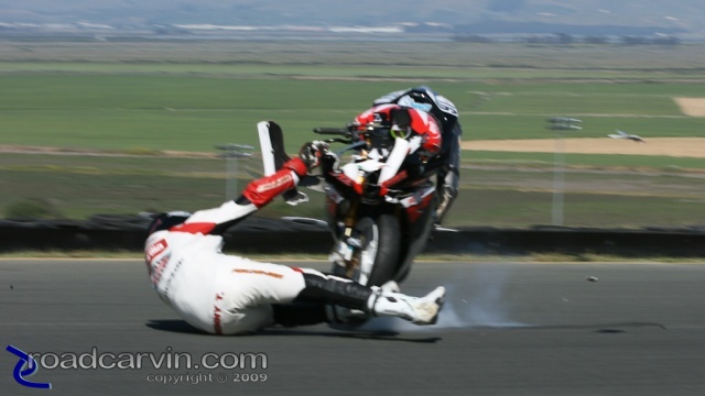 Daytona SportBike - Saturday Crash (4)