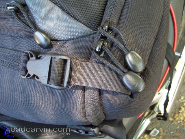 Lowepro Slingshot 200 All Weather Backpack Access Flap Zippers and Pull Strings (II) Lowepro Slingshot 200 All Weather Backpack Access Flap Zippers and Pull Strings (II)