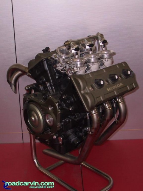 2007 Red Bull U.S. Grand Prix at Laguna Seca Raceway (rc211v_engine.JPG)